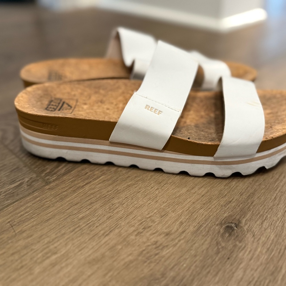 Reef Women's White and Tan Sandals